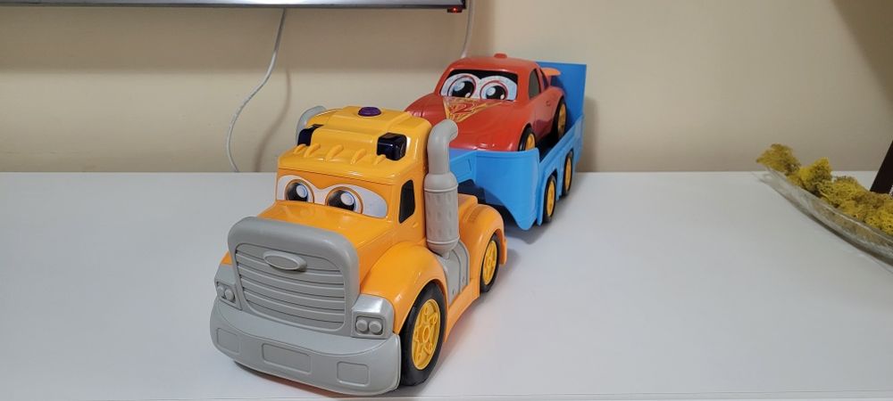 Masinuta copii Cars tir cu remorca