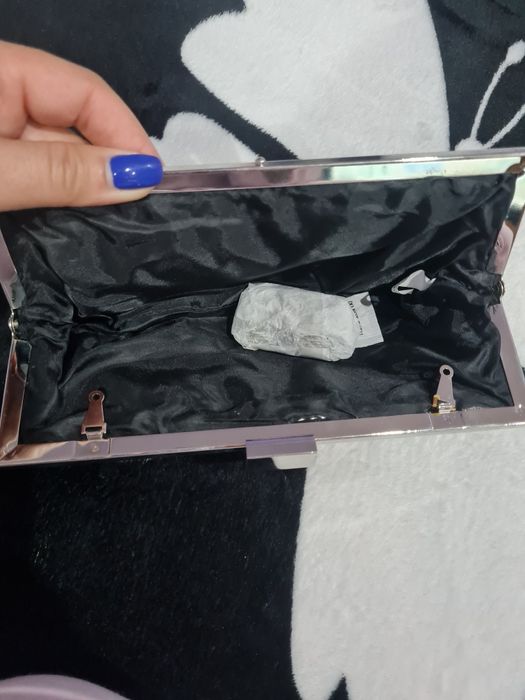 Vand posete de ocazie noi