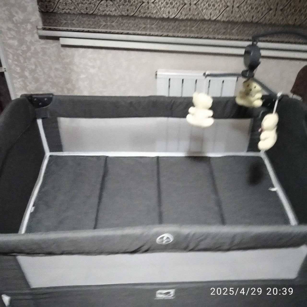 Ёш болалар кровати