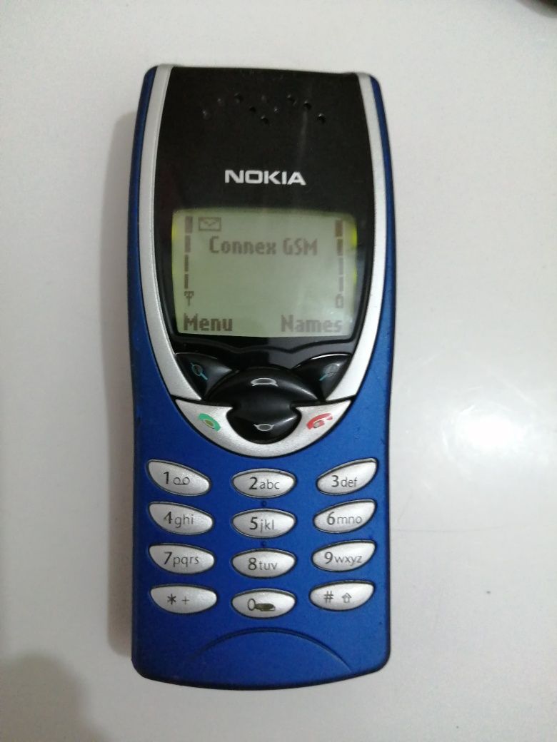 Nokia 8210 Finlanda