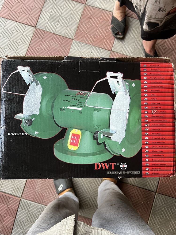 Точильный станок DWT DS-350 GS
