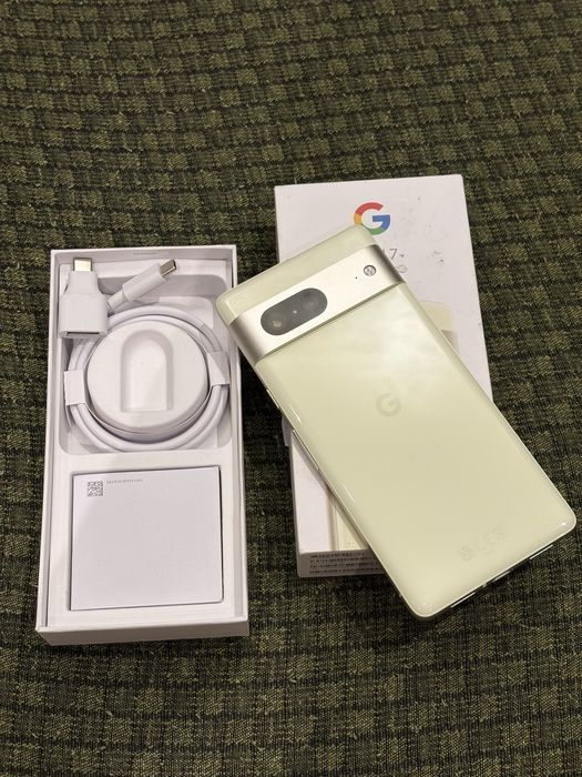 Telefon mobil Google Pixel 7, 128GB, 8GB RAM, 5G, Lemongrass