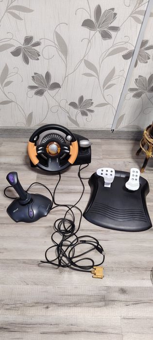 Volande curse Genius Speed Wheel 3 MT cu feedback prin vibrații și