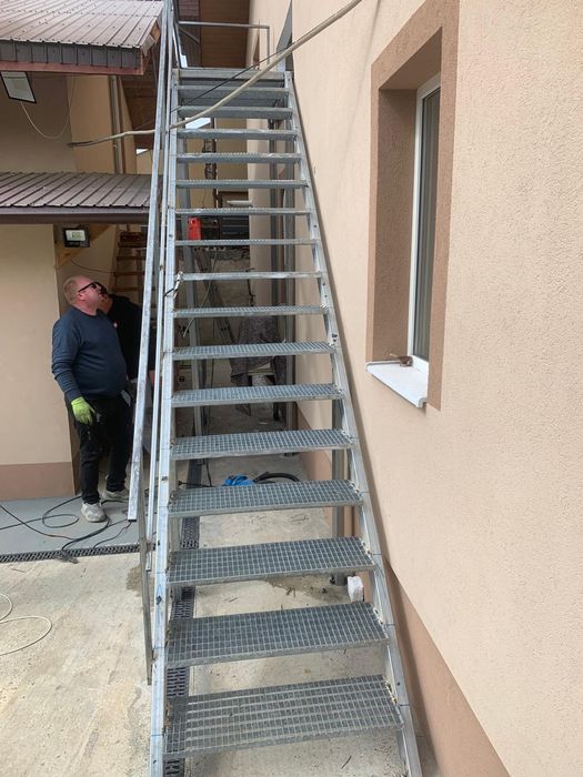 Scara metalica zincata  exterioara pentru ,case, beciuri și incendii