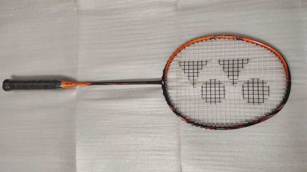 Yonex Astrox 99 ракета за бадминтон