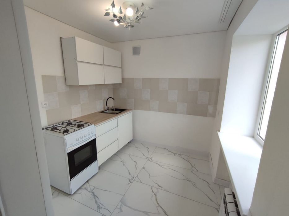 Продам 3 ком квартиру в центре