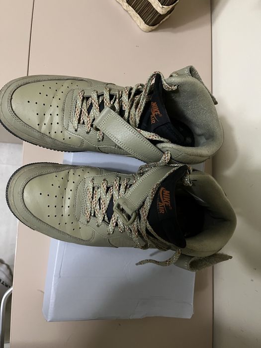 Vand Air Force 1 in stare perfecta