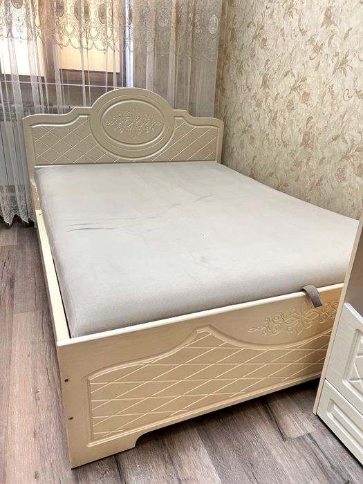 Спальный кровать