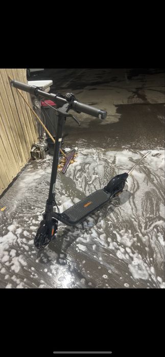 Продам самокат электронный Ninebot f2