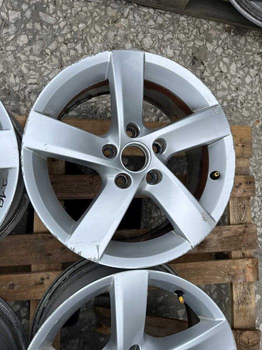 Алуминиеви джанти VW Passat B7 Touran 7Jx16 ET45 3AA601025A ном 210