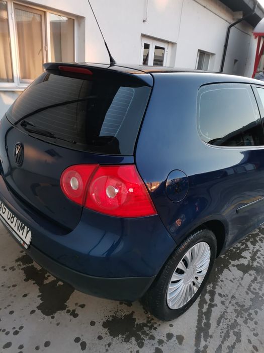 Vând Volkswagen golf 5