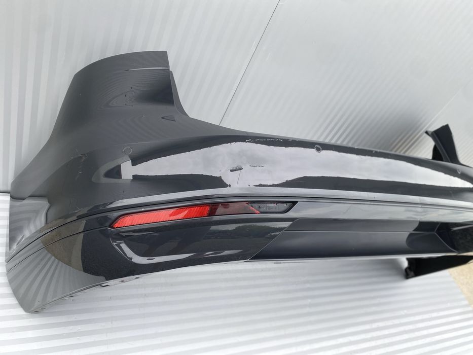 Bara spate vw Passat B8 combi/breack cu senzori / cod de culoare LI7F