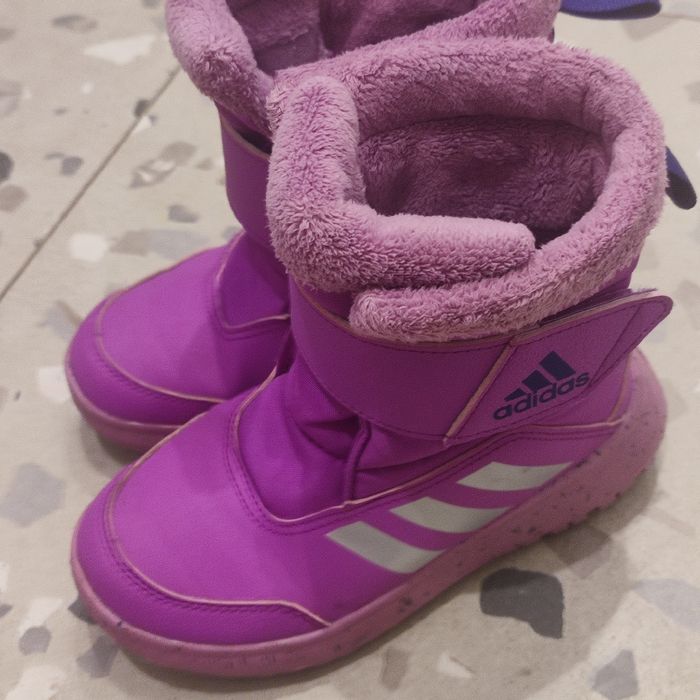 Детски апрески Adidas, размер 30, безупречно състояние