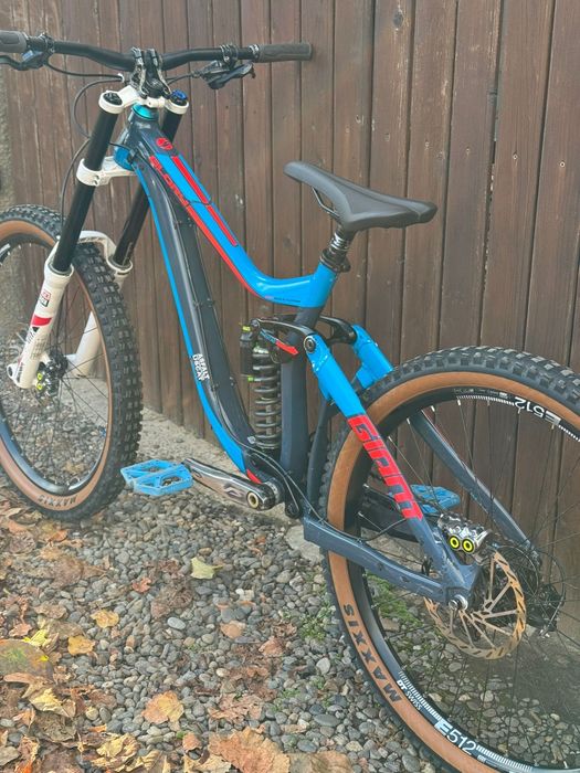 Bicicleta giant glory 2017