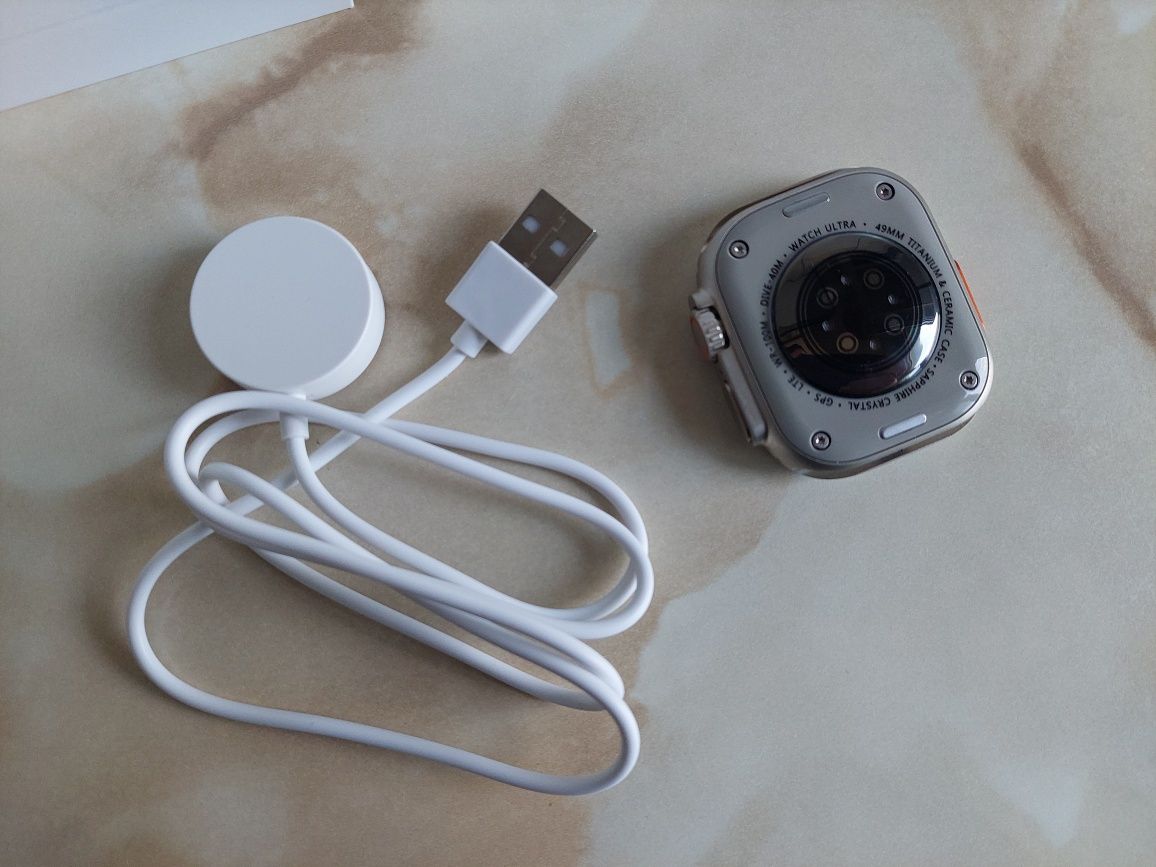 Vând Smart Watch Ultra 8 PRO, ca nou, la cutie FULL //poze reale
