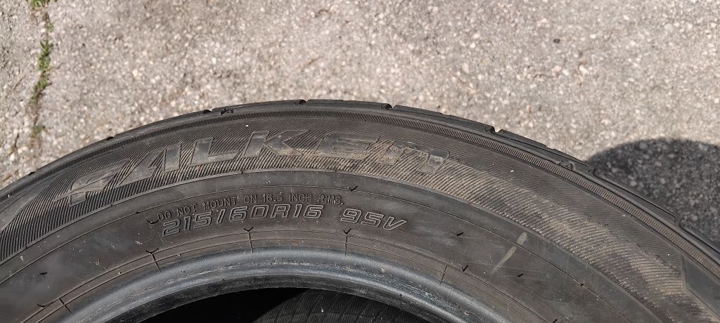 Гуми 215 60 16 Фалкен Falken 3 броя. Цената е за брой.