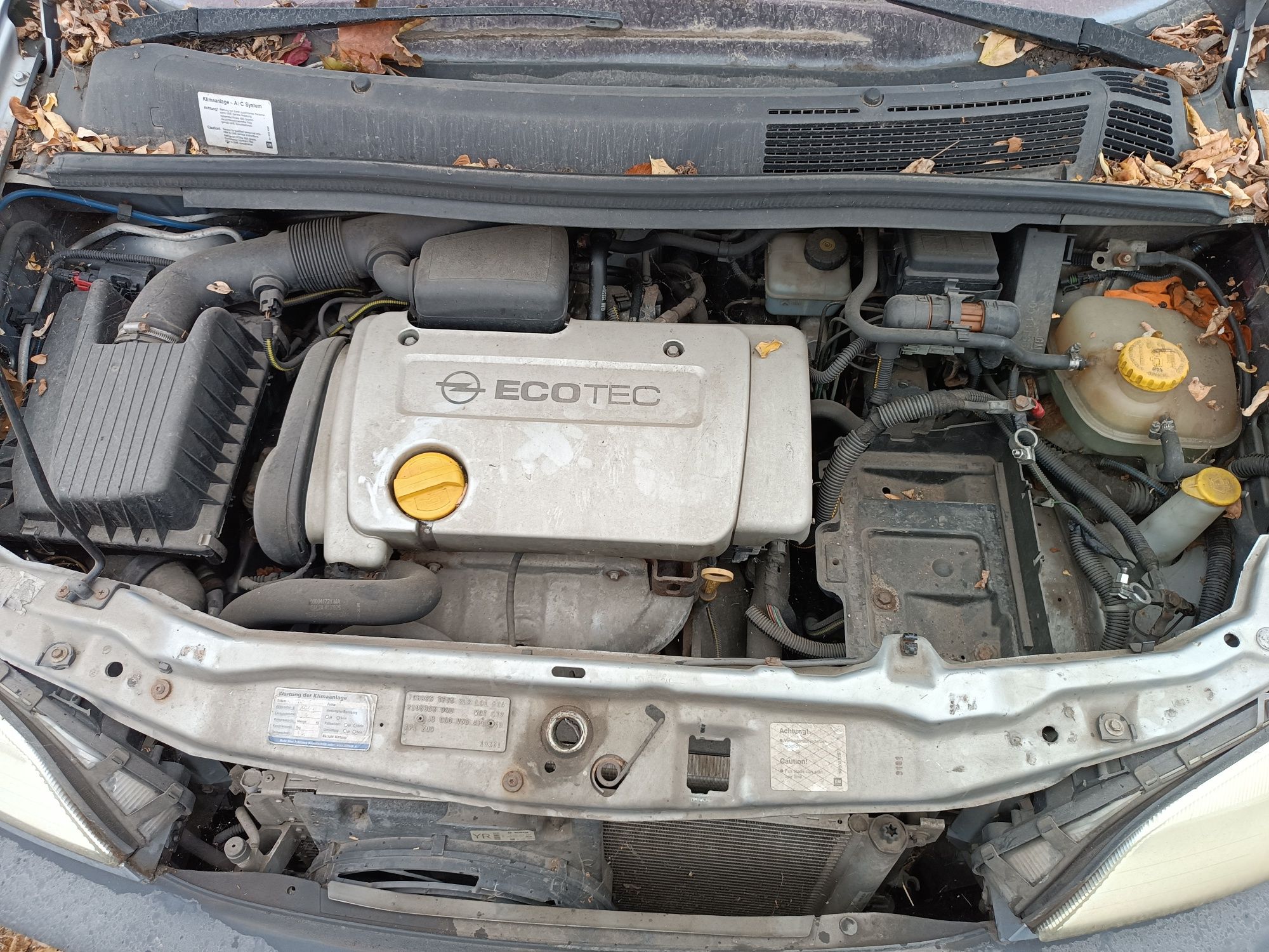 Opel Zafira A 1.6i 16 v бензин на Части