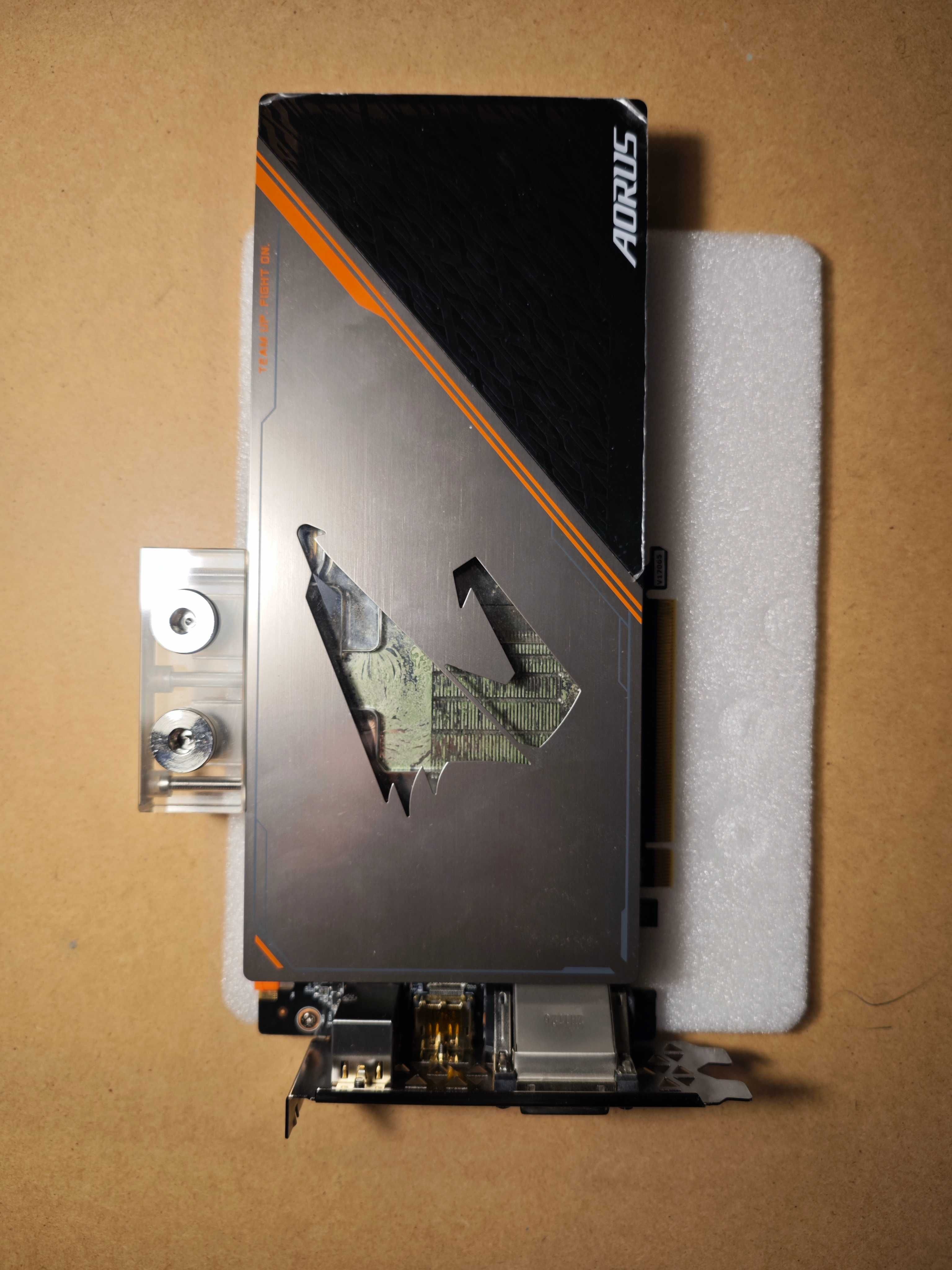 Продавам AORUS GeForce® GTX 1080 Ti Waterforce WB Xtreme Edition 11G