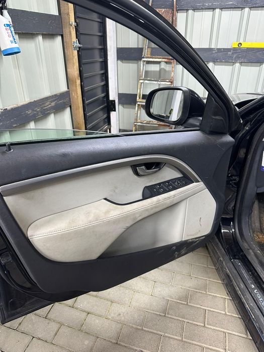 200 RON !! Detailing auto interior !! Polish faruri !