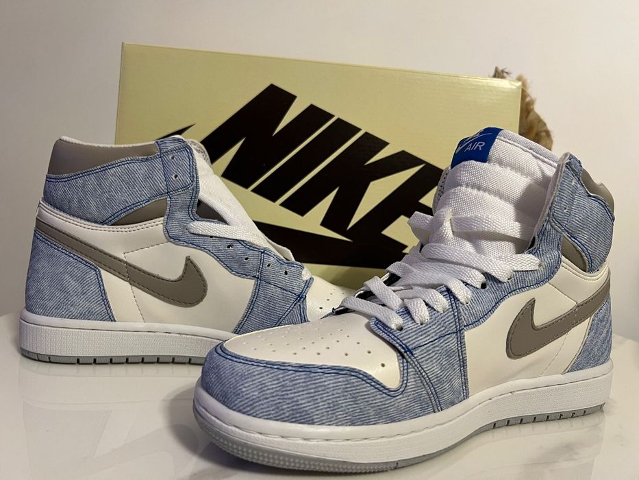 Jordan 1 Hyper Royal