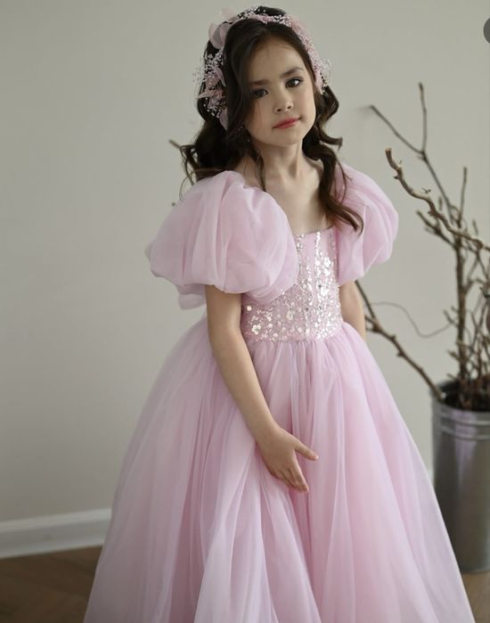 Платье на девочку р 128- 130 см