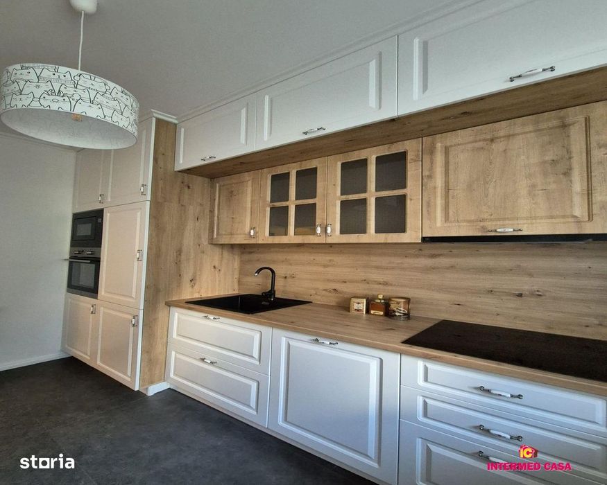 Apartamebnt 3 camere zona Blv. Victoriei