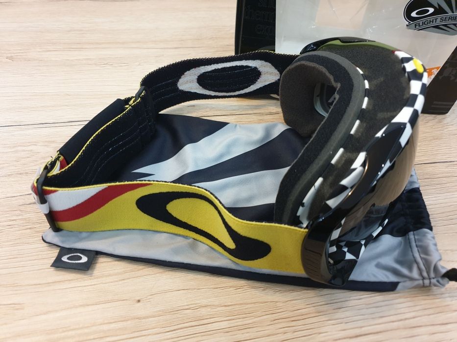 НОВИ - Oakley Crowbar Snow Flight Series Thunderbolt