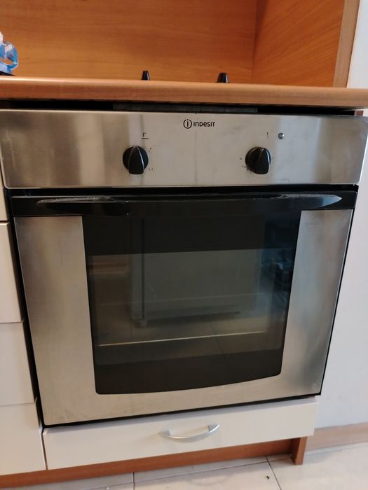 Фурна за вграждане Indesit