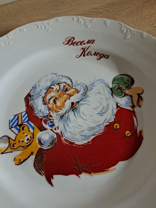 Красиви порцеланови чинии!!