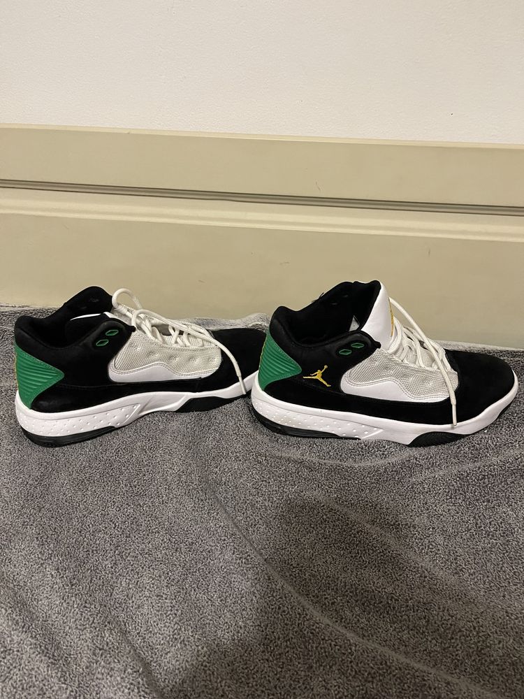 Jordan Max Aura 2 Black Lucky Green