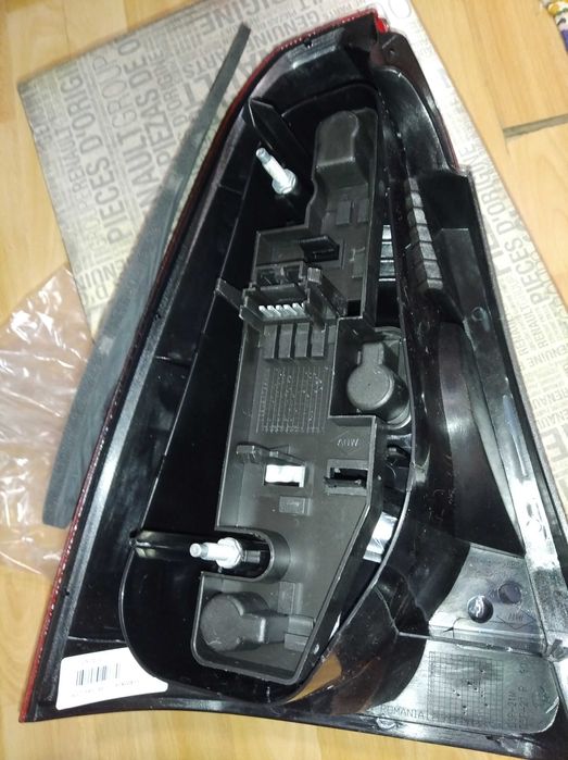 Lampa (stop) spate clasica dreapta Logan(semn alba)