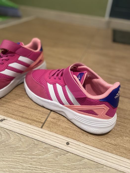 Кроссовки Adidas