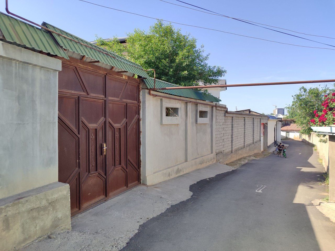 Assalomaleykum bodomzorda zudlik bilan 5 xonalik xovli sotiladi.
