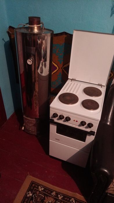 Vând boiler inox și un aragaz electric(plita) plus cuptor