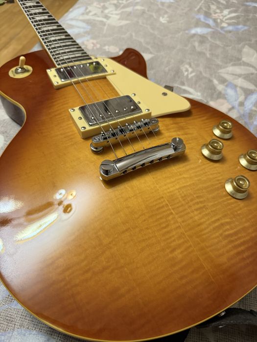 Электрогитара les paul