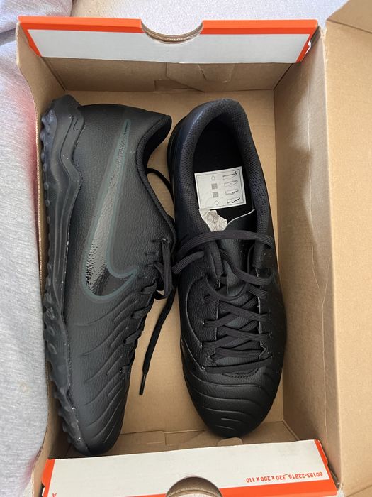 Кроссовки Nike (футбольные бутсы для мини-футбола/искусственого газона