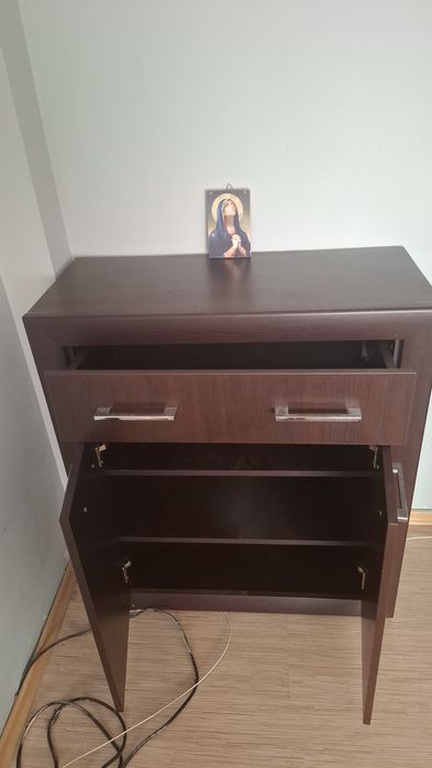 Mobila de dormitor și bucătărie în stare foarte bună!