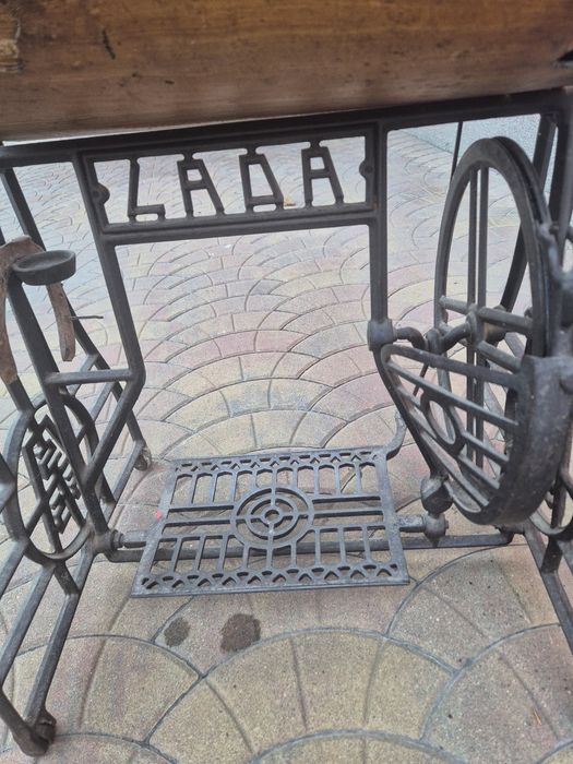 Masina de cusut veche