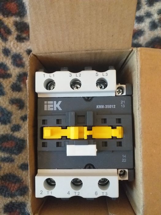 Продаётся контактор КМИ  (400 В) 50 А