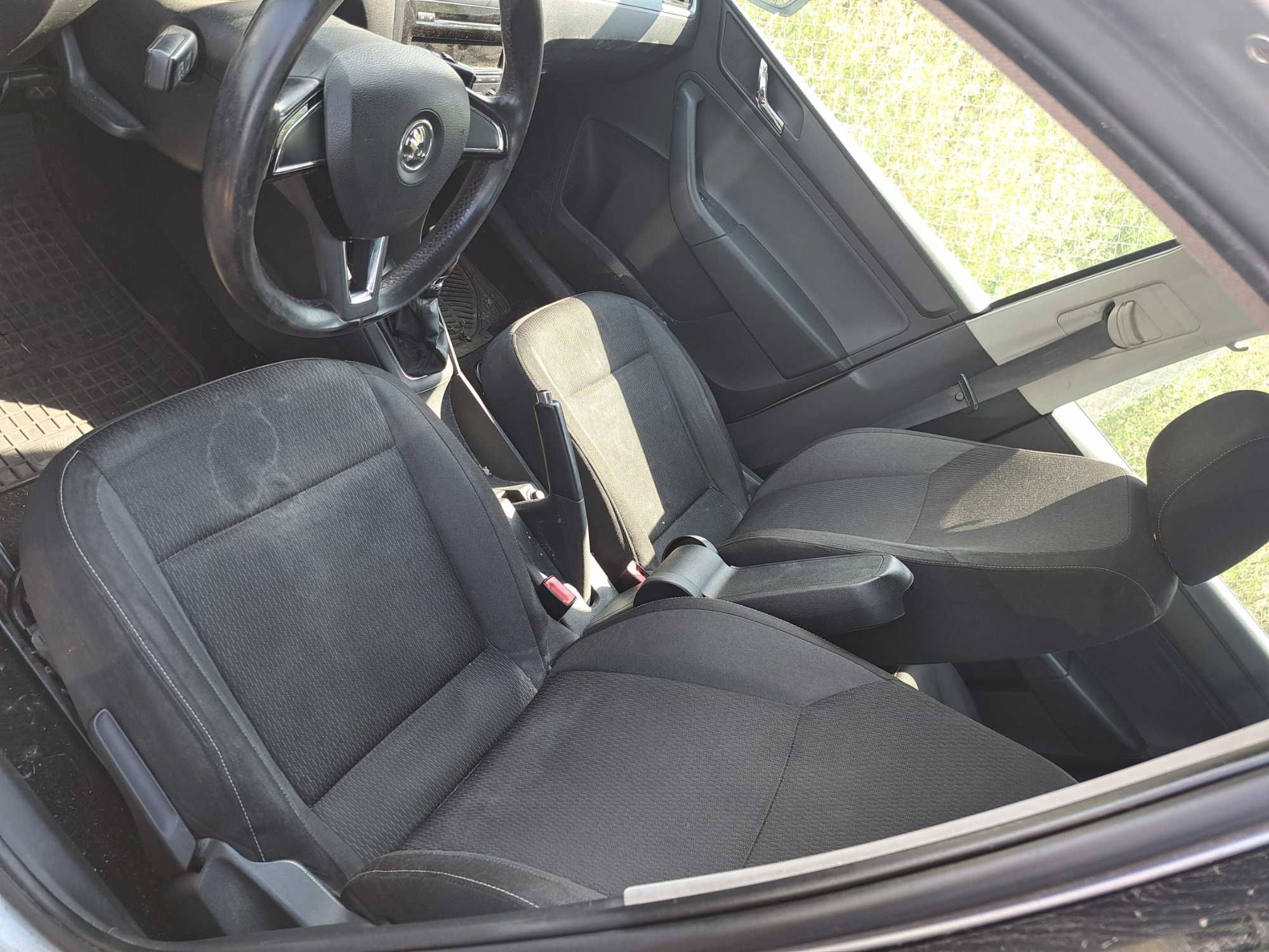 Продавам Skoda Rapid 1.6tdi на части. 2014г седан