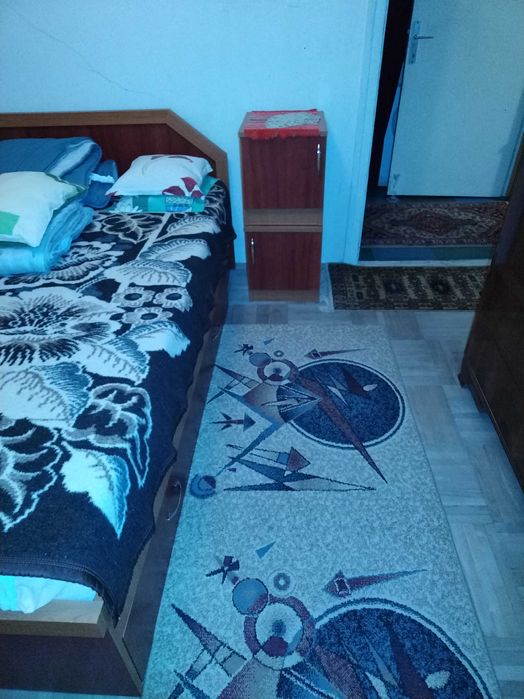 Biblioteca si pat matrimonial