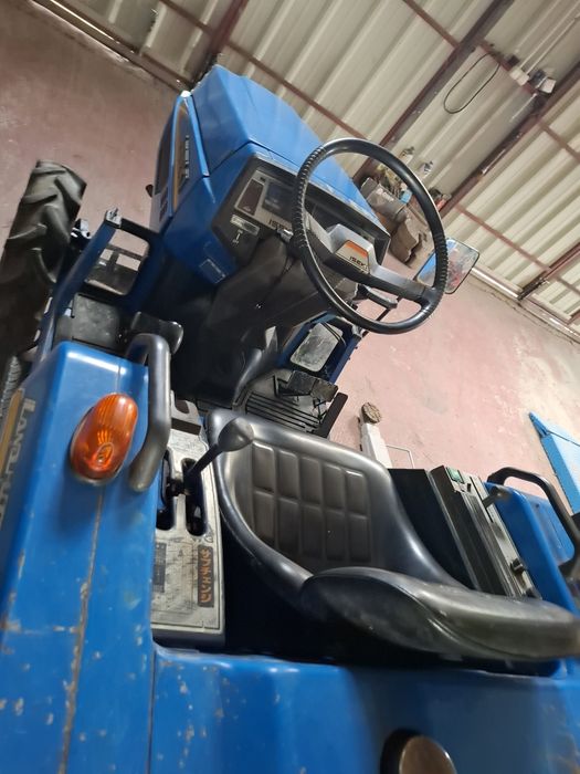 Vând tractoras japonez iseki 4x4 21cp 3 cilindri