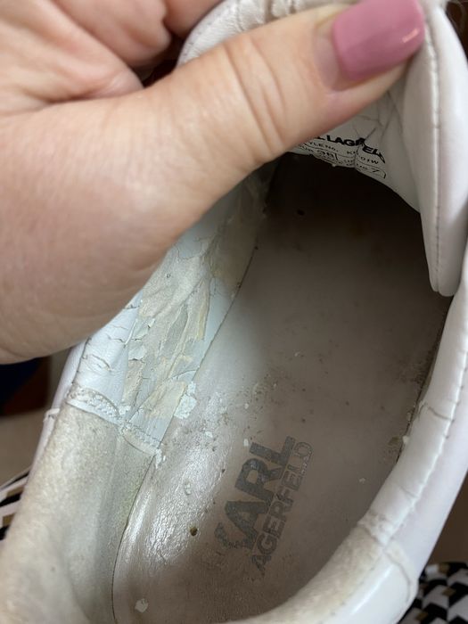Продавам спортни обувки Karl Lagerfelfd