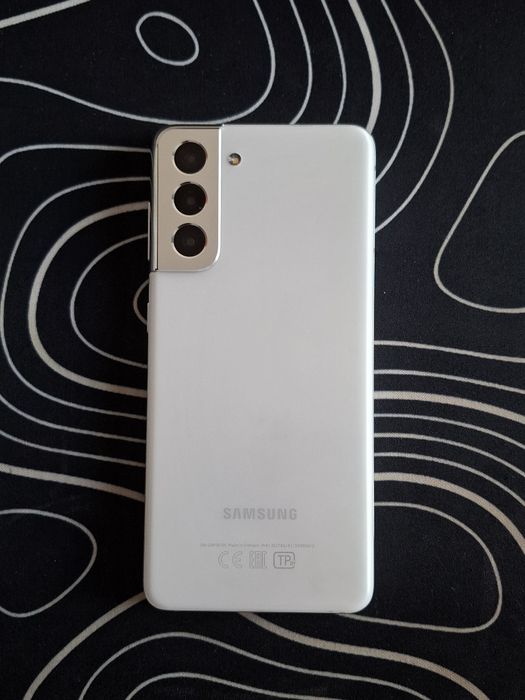 Samsung Galaxy S21 128/8 в идеальном состоянии