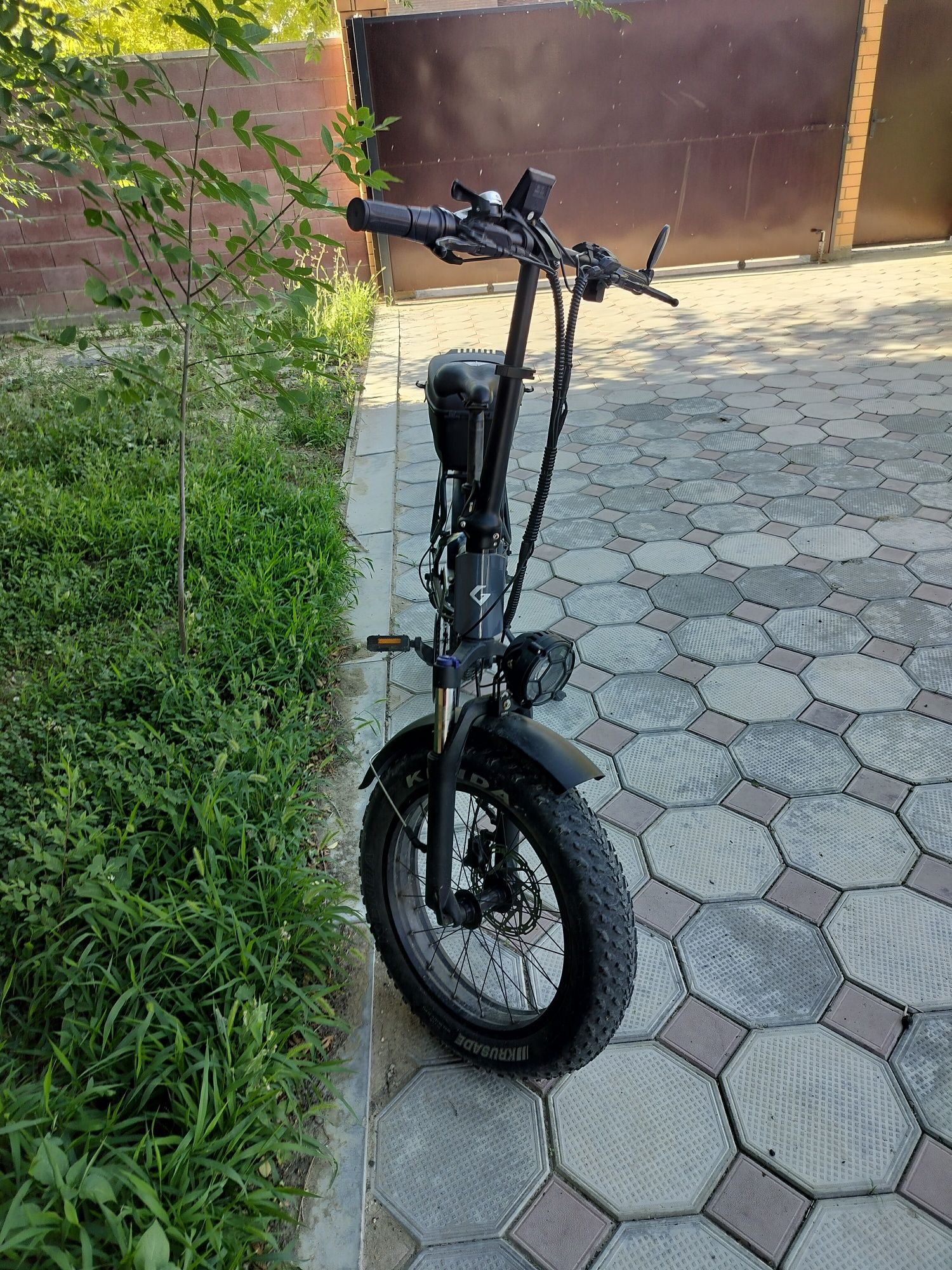 Продаю электровелосипед, почти не использовал.