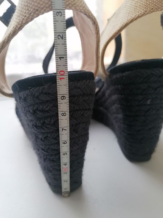 Sandale Oysho cu talpa ortopedica