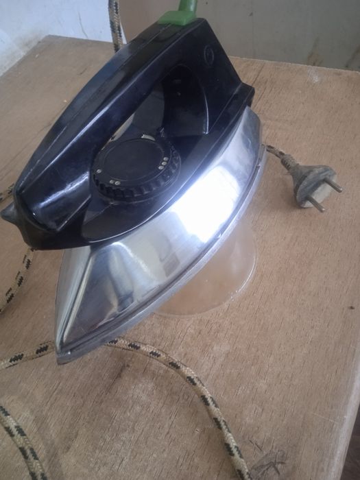 Продам утюг советского производства