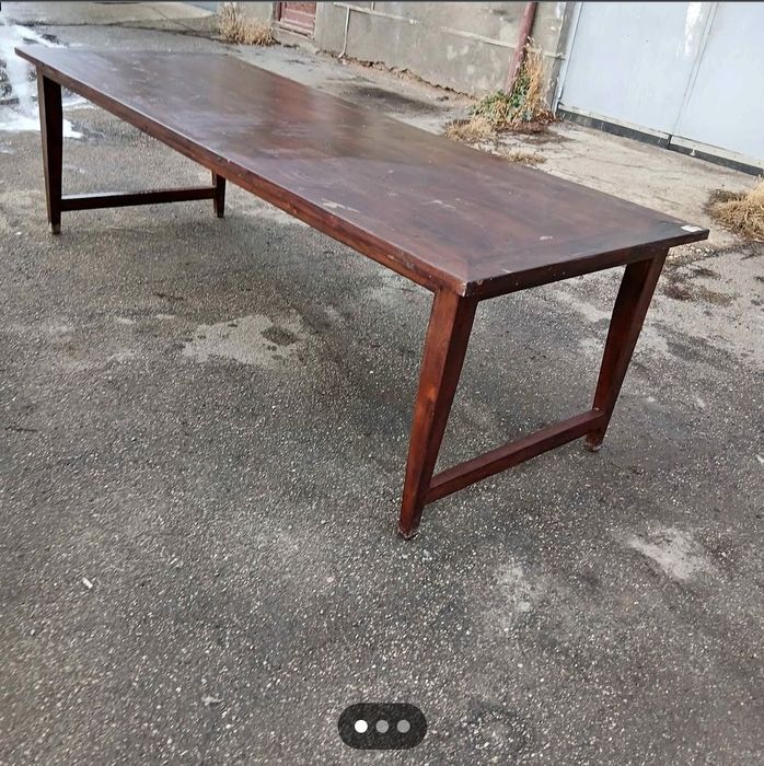 Masa din lemn masiv de 3 metri 500 lei