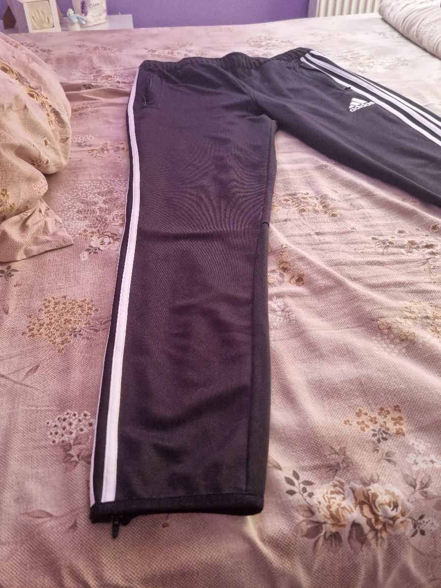 Оригинално долнище Adidas