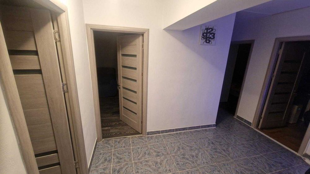 Inchiriez apart. 3 cam decom, mobilat si utilat, etaj 5/7 Tiglina 1